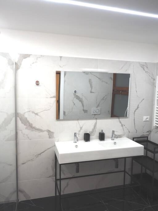 דירות ג'נובה Sottoripa Loft מראה חיצוני תמונה